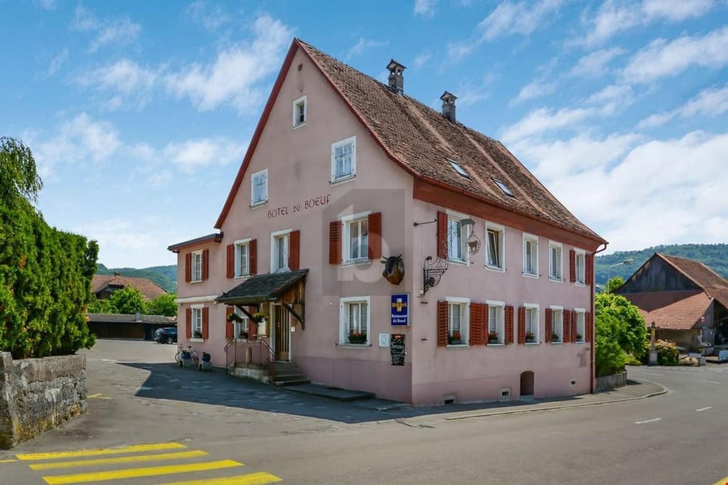 15-Zimmer-Einfamilienhaus