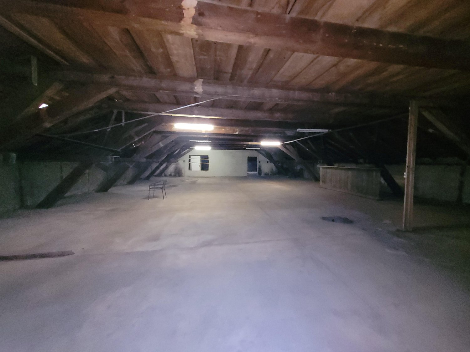 Surface de stockage de 964m², photo 1 sur 5