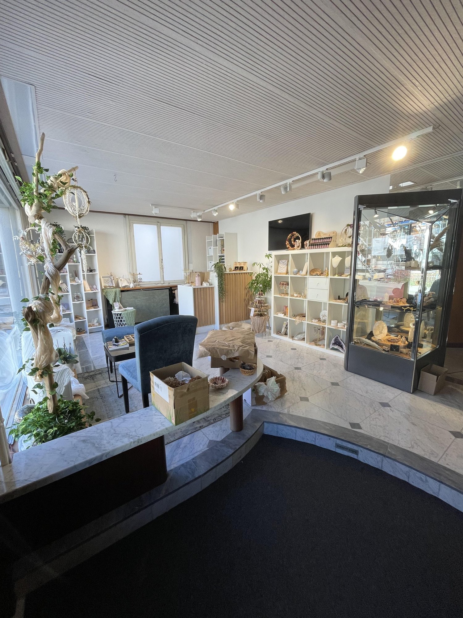 41m² shop