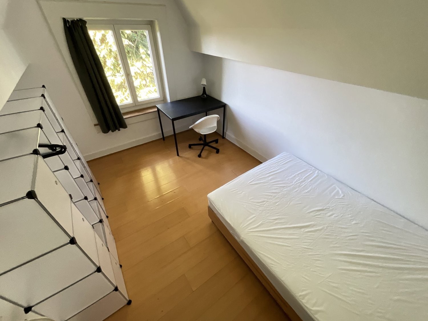 Camera in un appartamento condiviso, foto 5 di 10