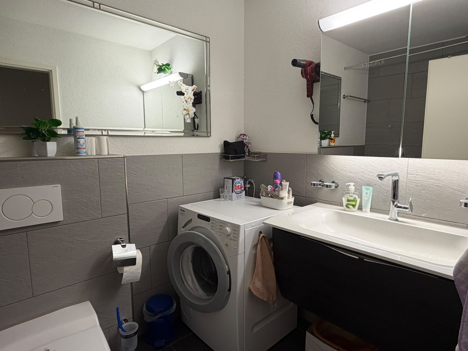 Zimmer in einer Wohngemeinschaft, Foto 1 von 2