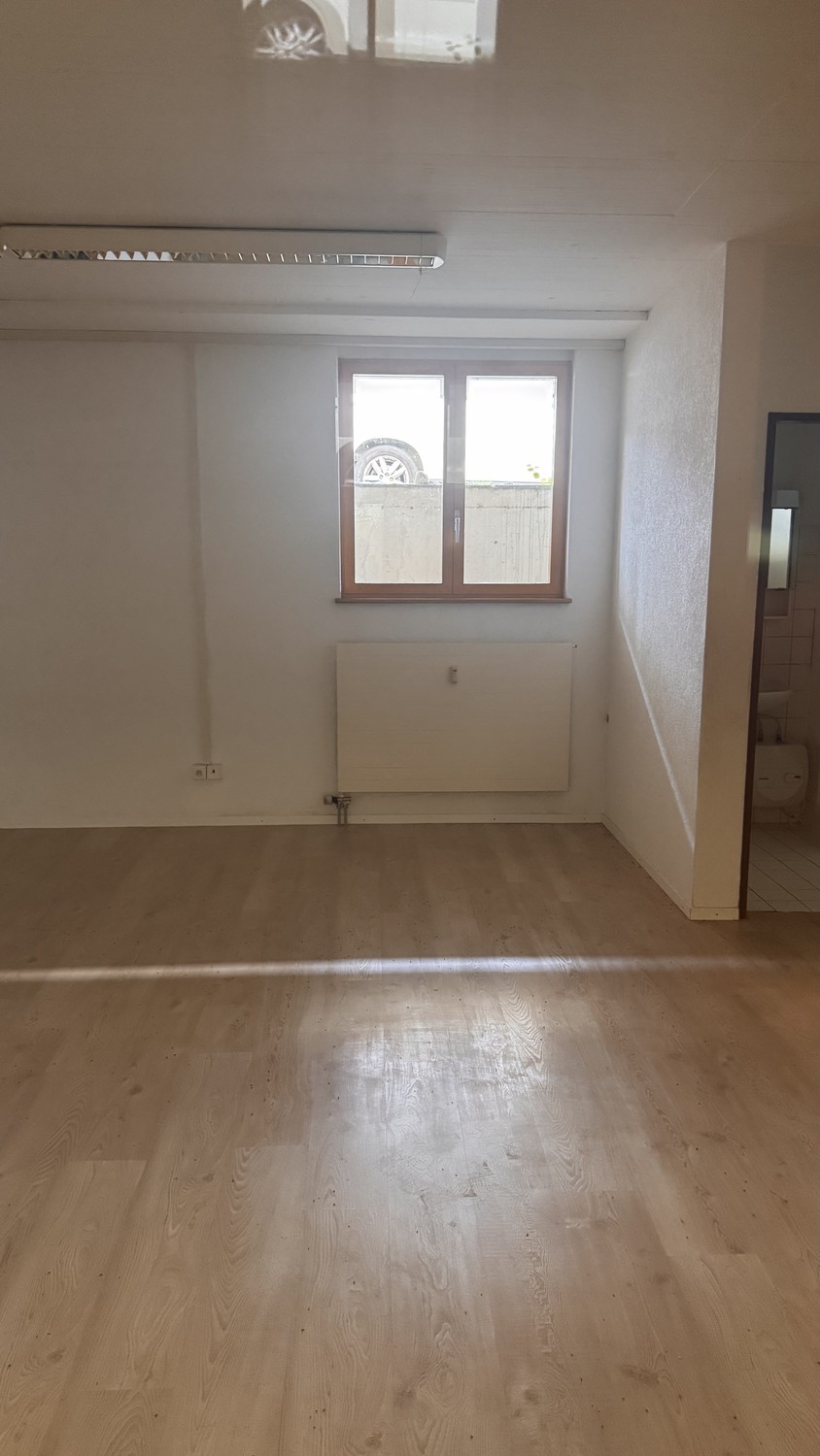 Commercial, Foto 4 von 4