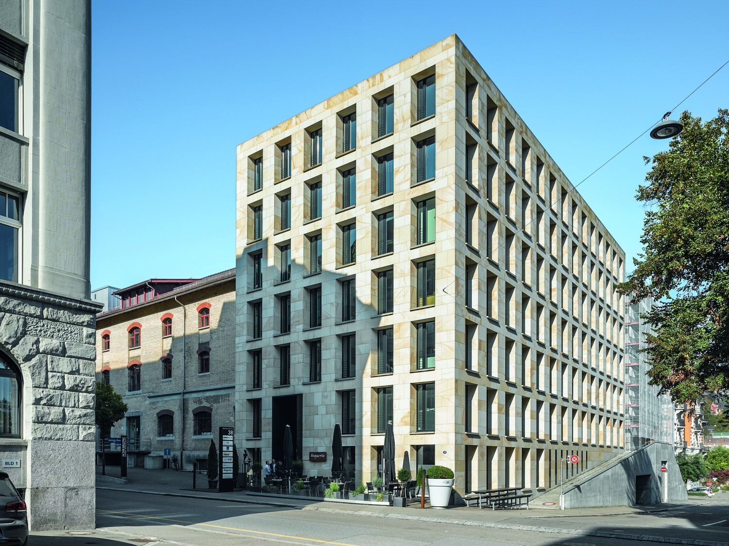 625m² commercial