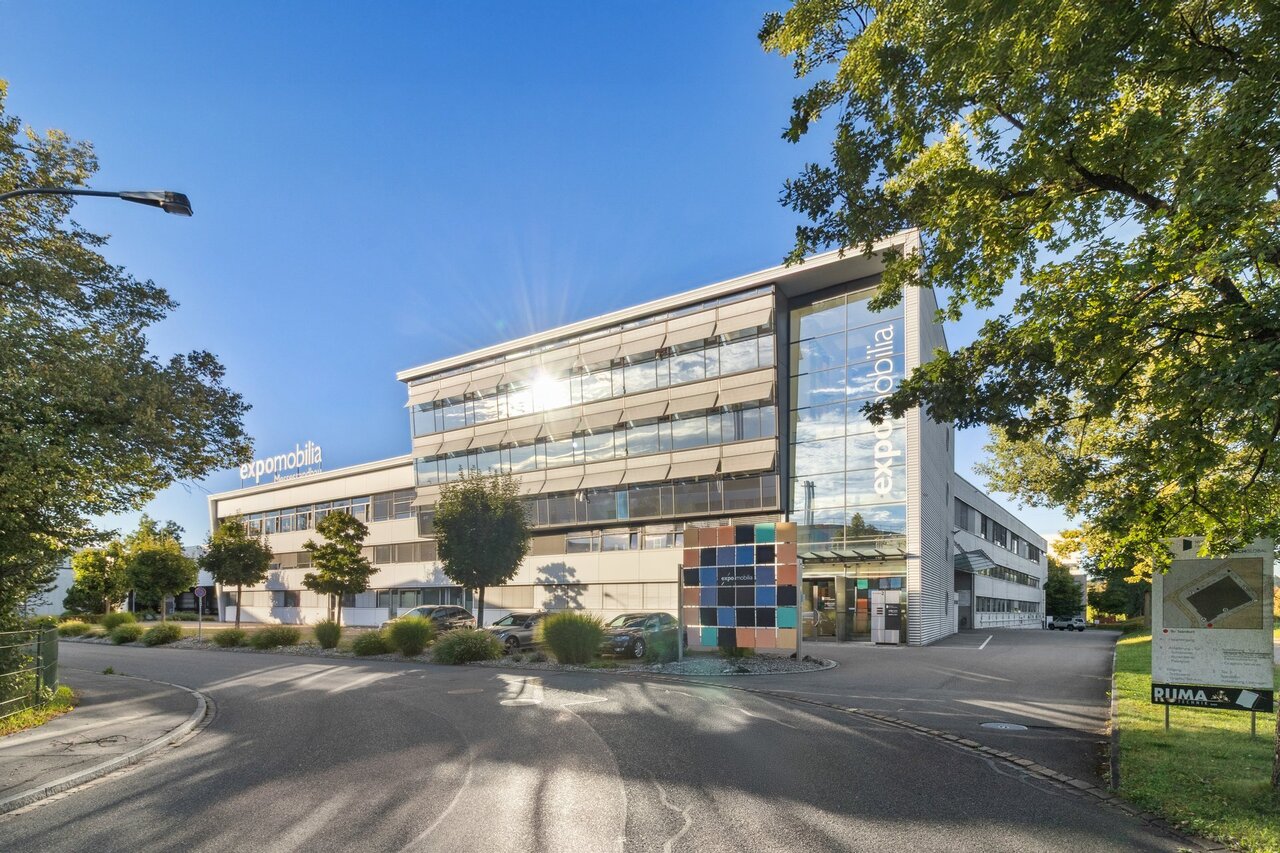11000m² commercial