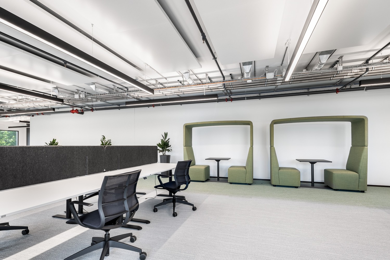 211m² office