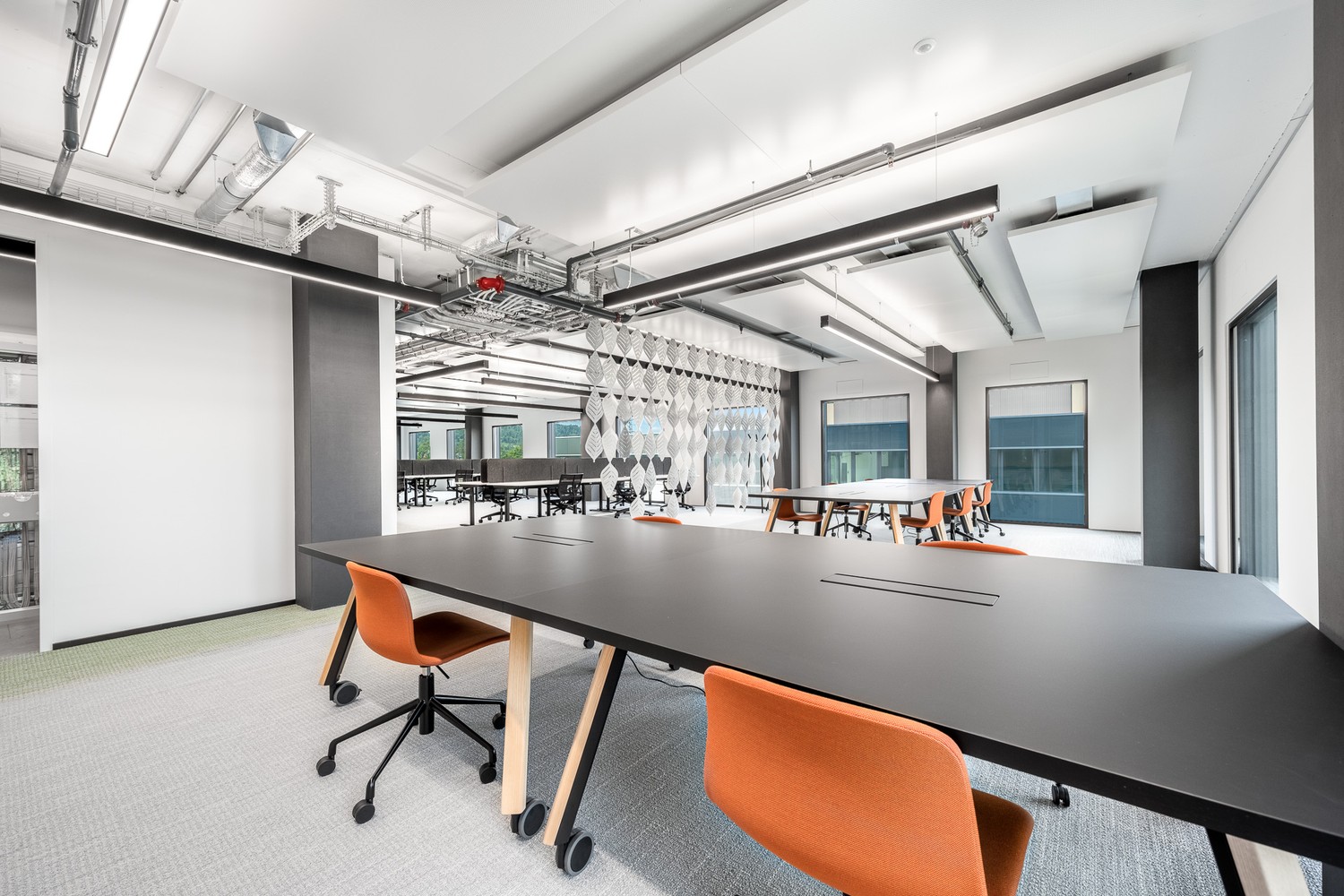211m² office