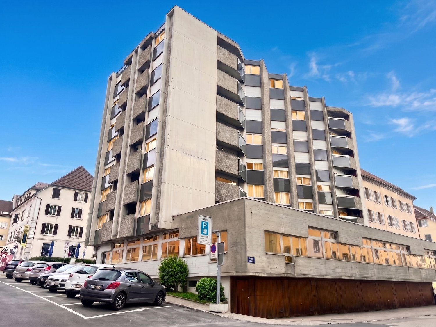 402m² commercial