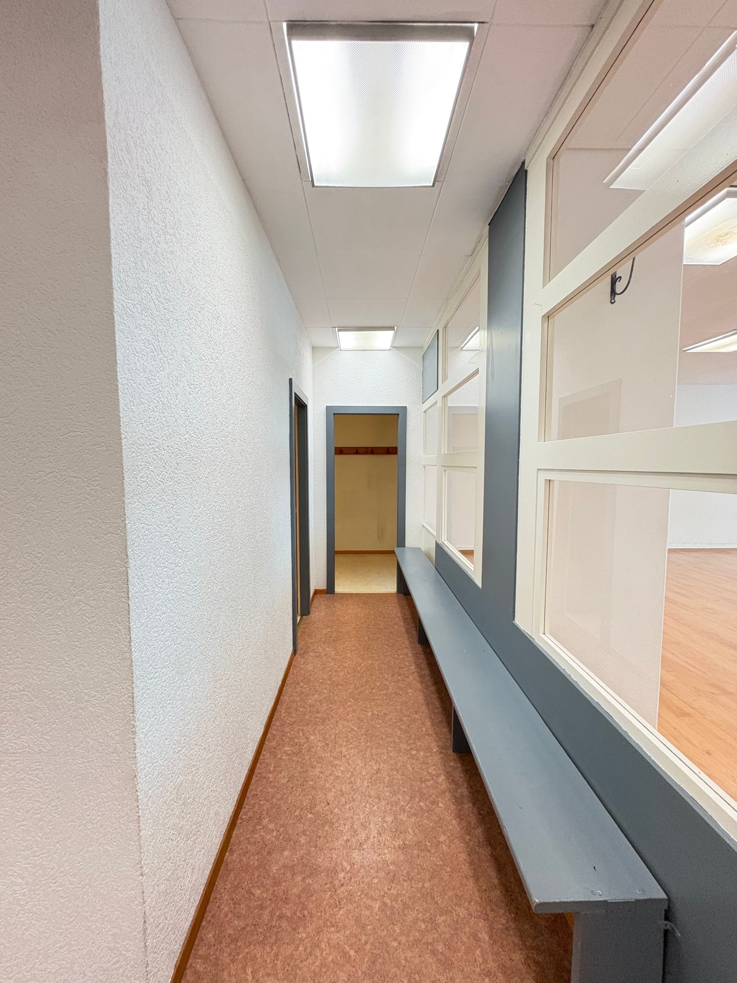 402m² commercial