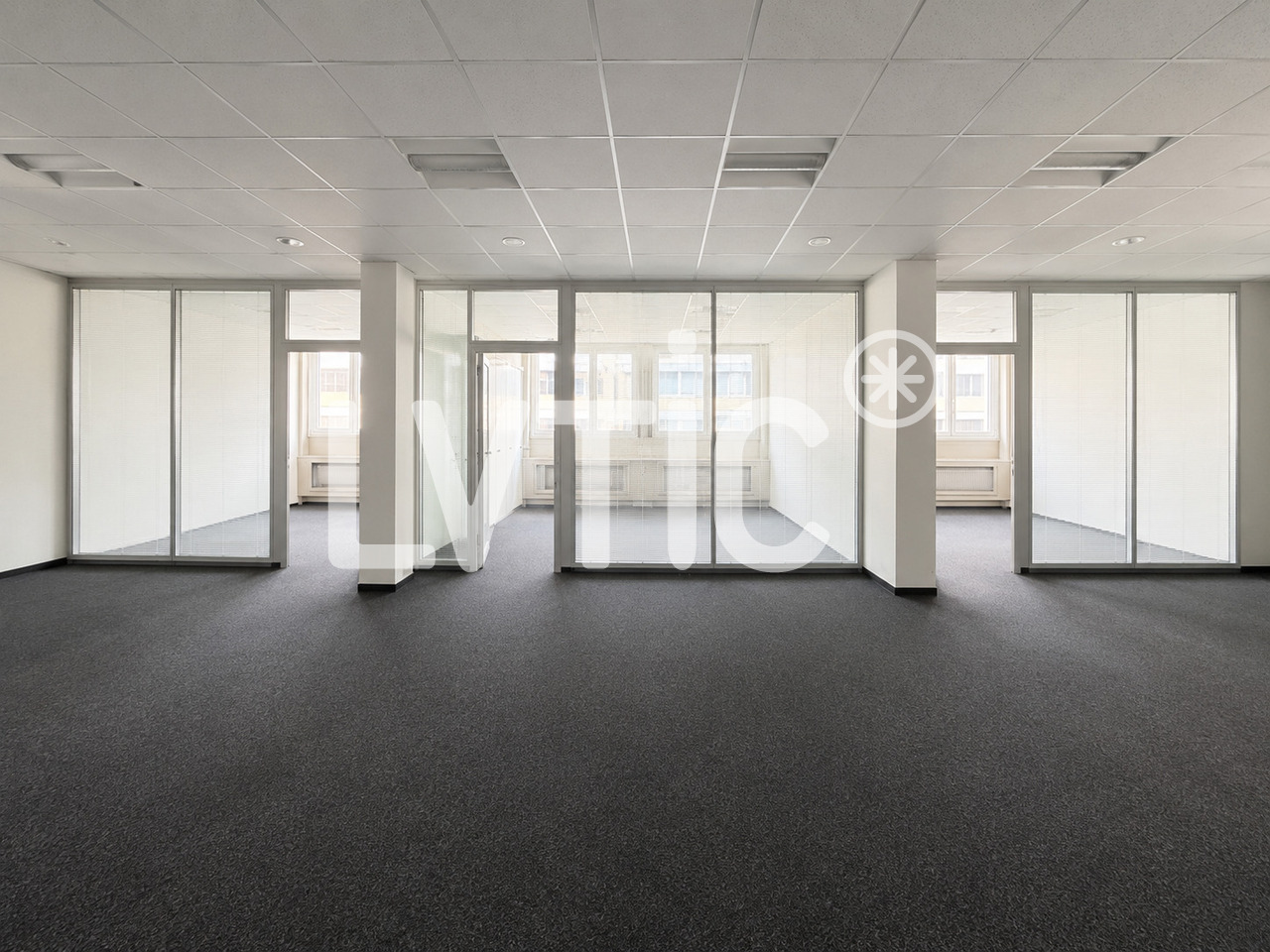 750m² Büro, Foto 2 von 10