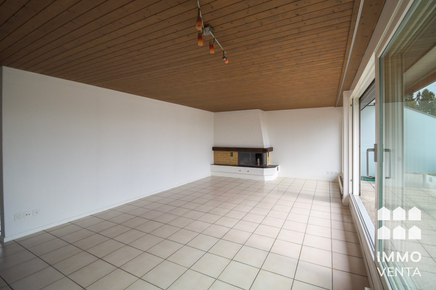 3 rooms attic flat