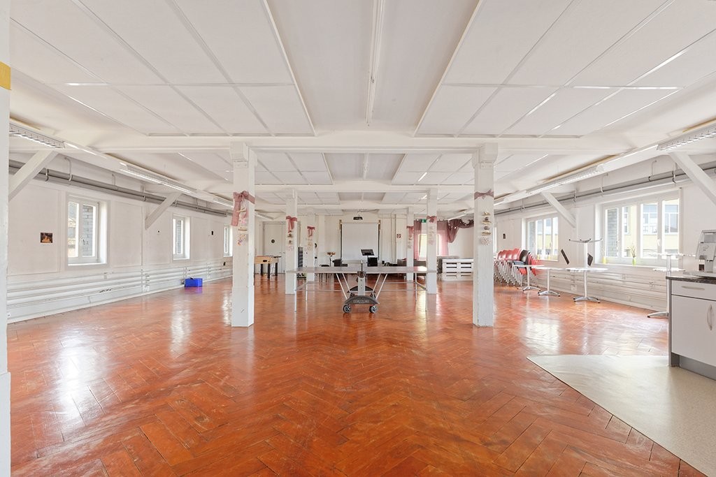 378m² commercial, Foto 1 von 4