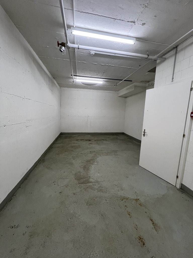 36m² storage room