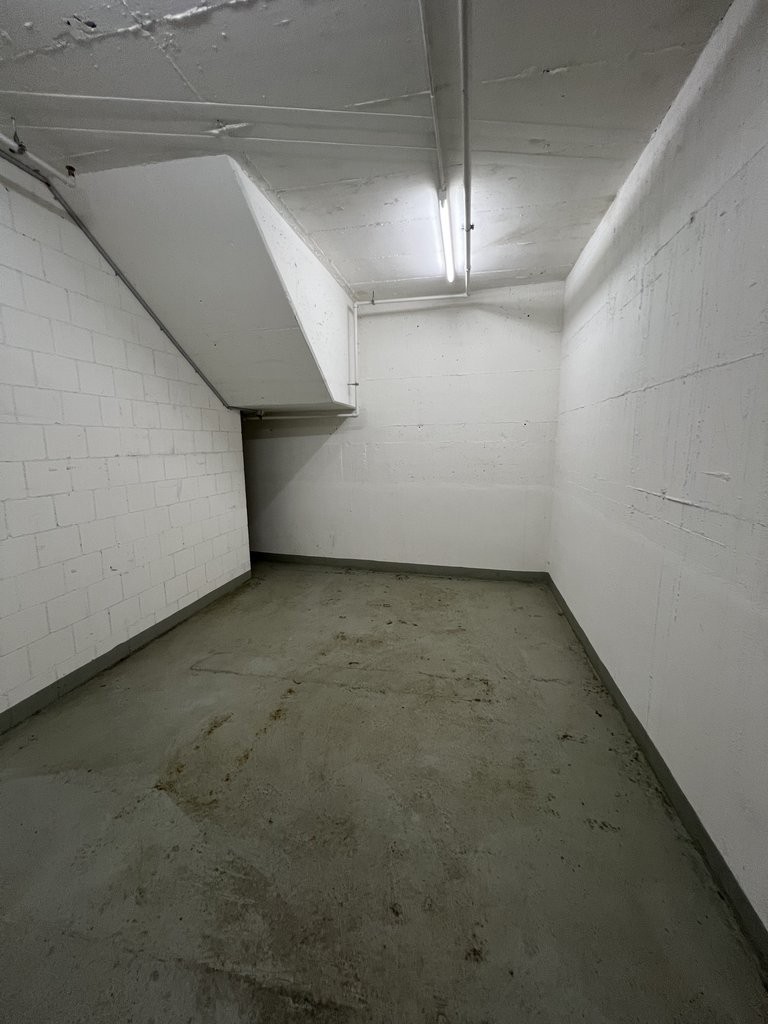 36m² storage room