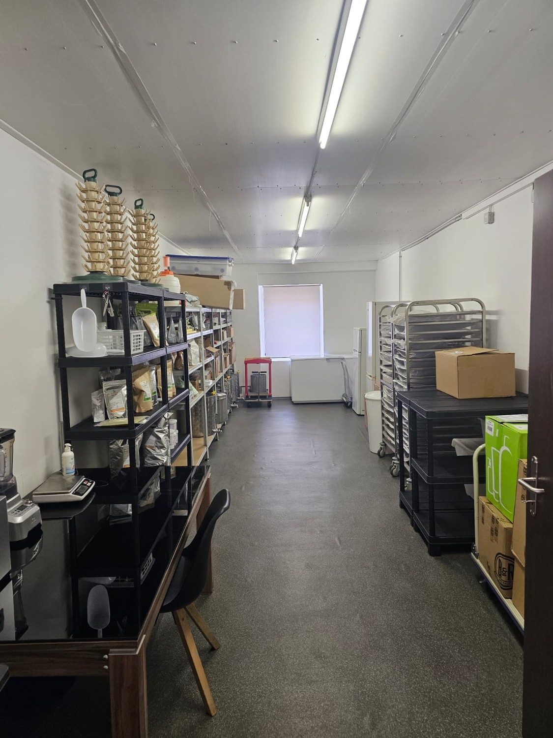 120m² commercial