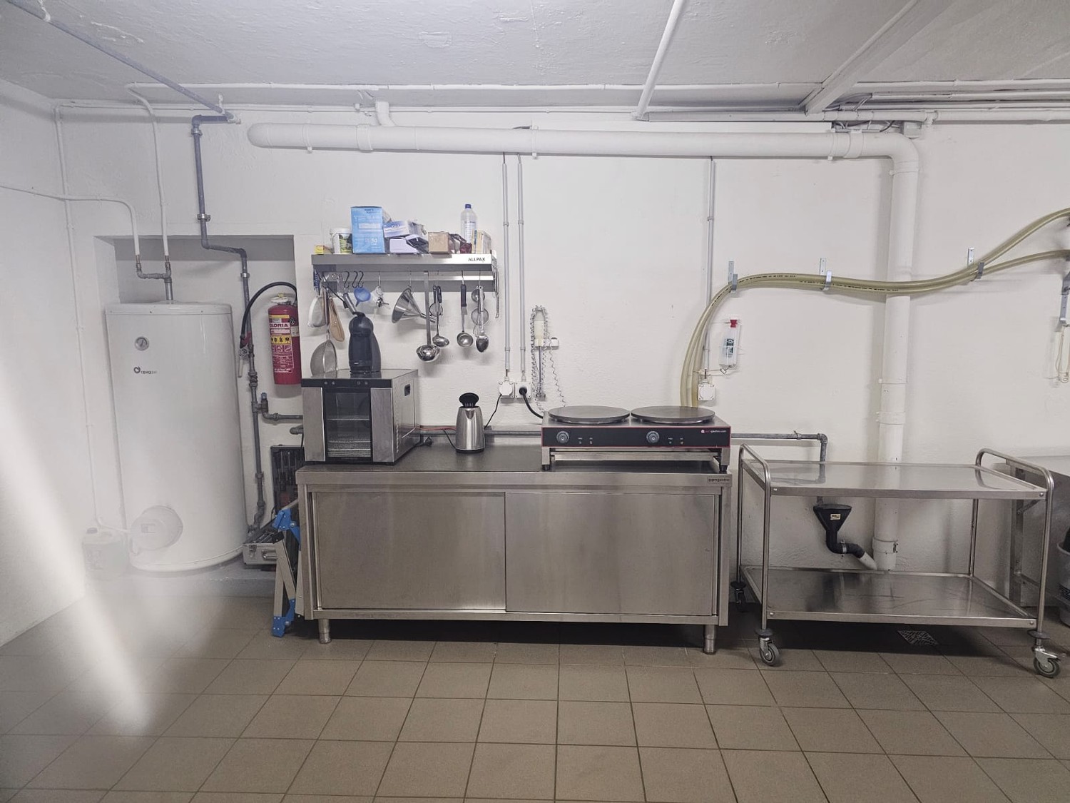 120m² commercial