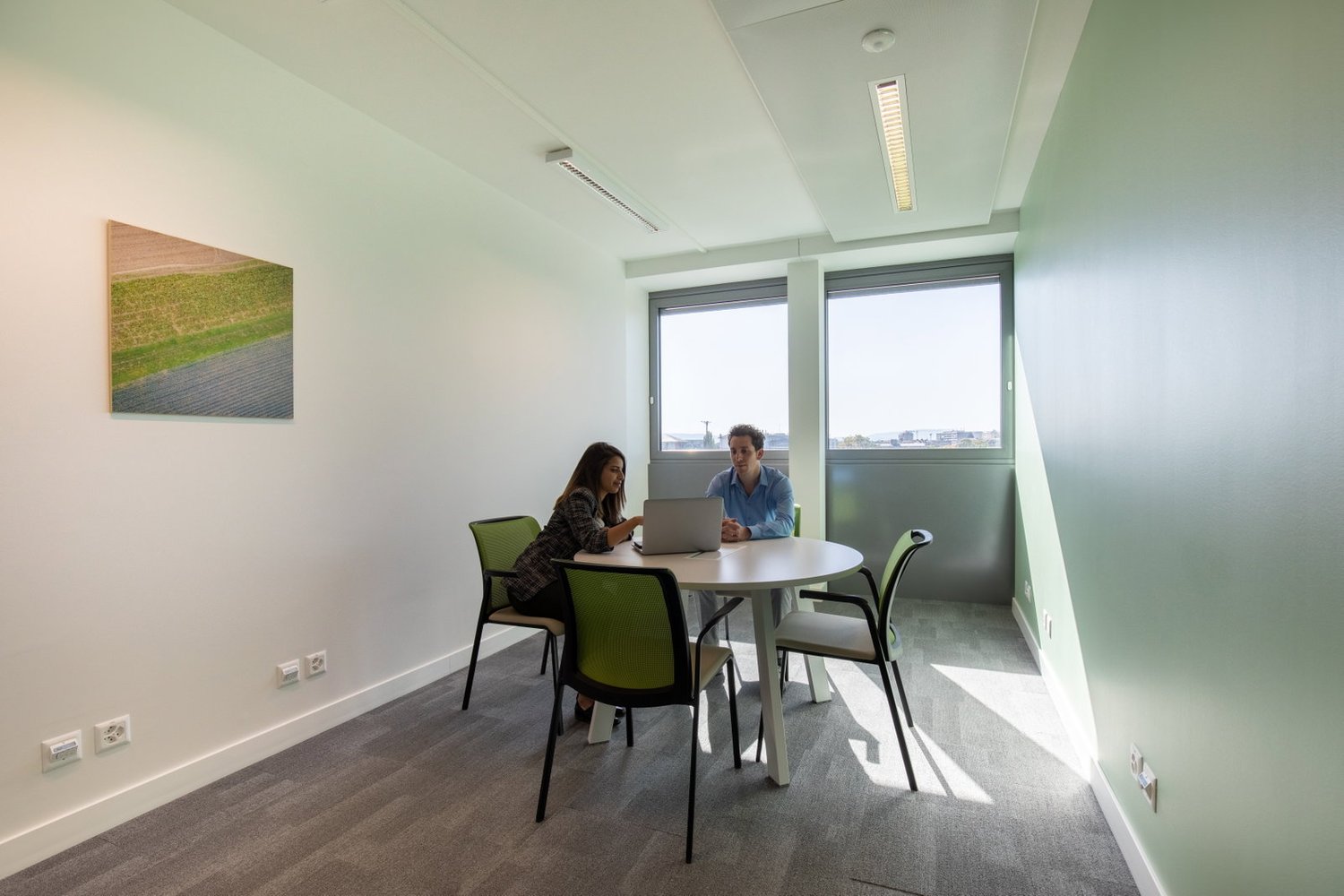 300m² office