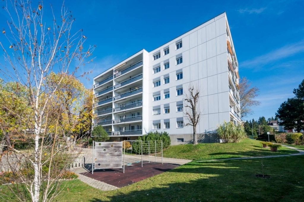 3-Zimmer-Wohnung
Gebäude in einem ruhigen und grünen Familienquartier in der Nähe von Geschäften, Schulen sowie öffentlichen Verkehrsmitteln und Autobahnanschluss.
Ideal für eine Familie oder eine Wohngemeinschaft für Studierende.
Diese Wohnung verteilt sich wie folgt:
- Eingangshalle ;
- Ausges, Foto 2 von 2