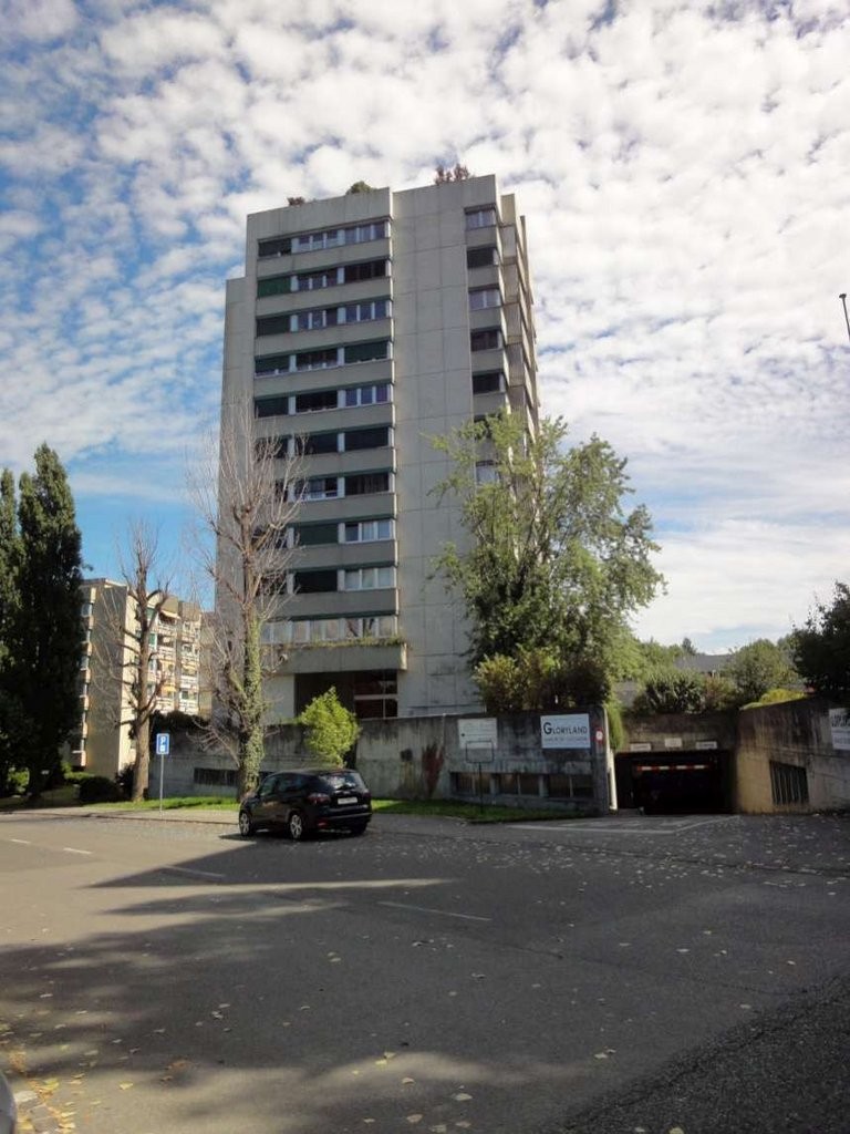 Überdachter Veloparkplatz