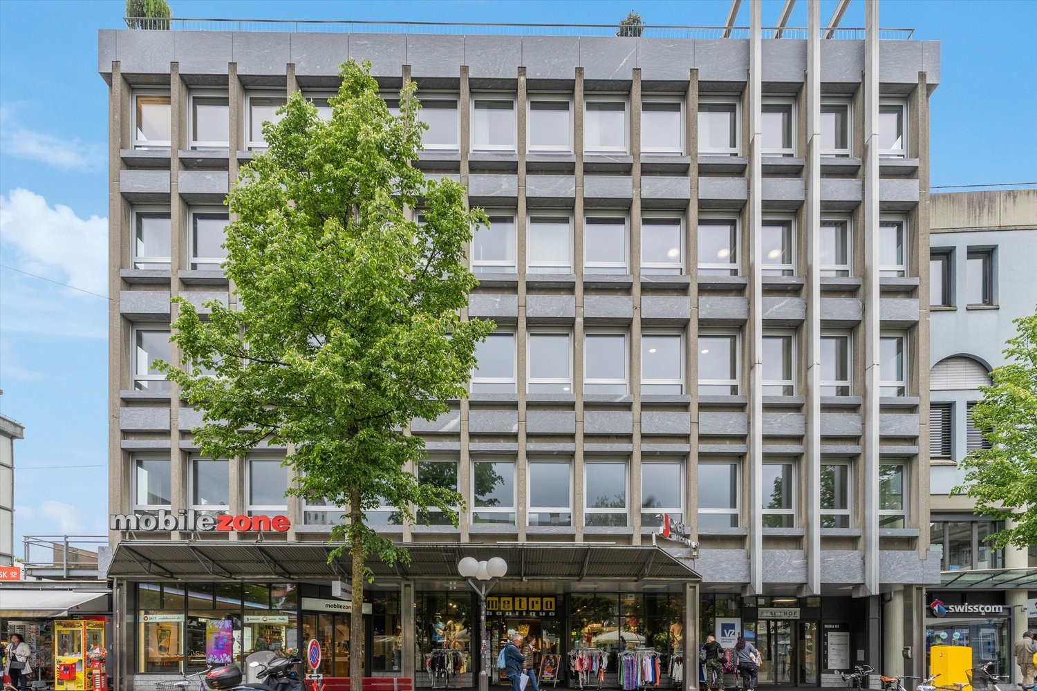 60m² office
