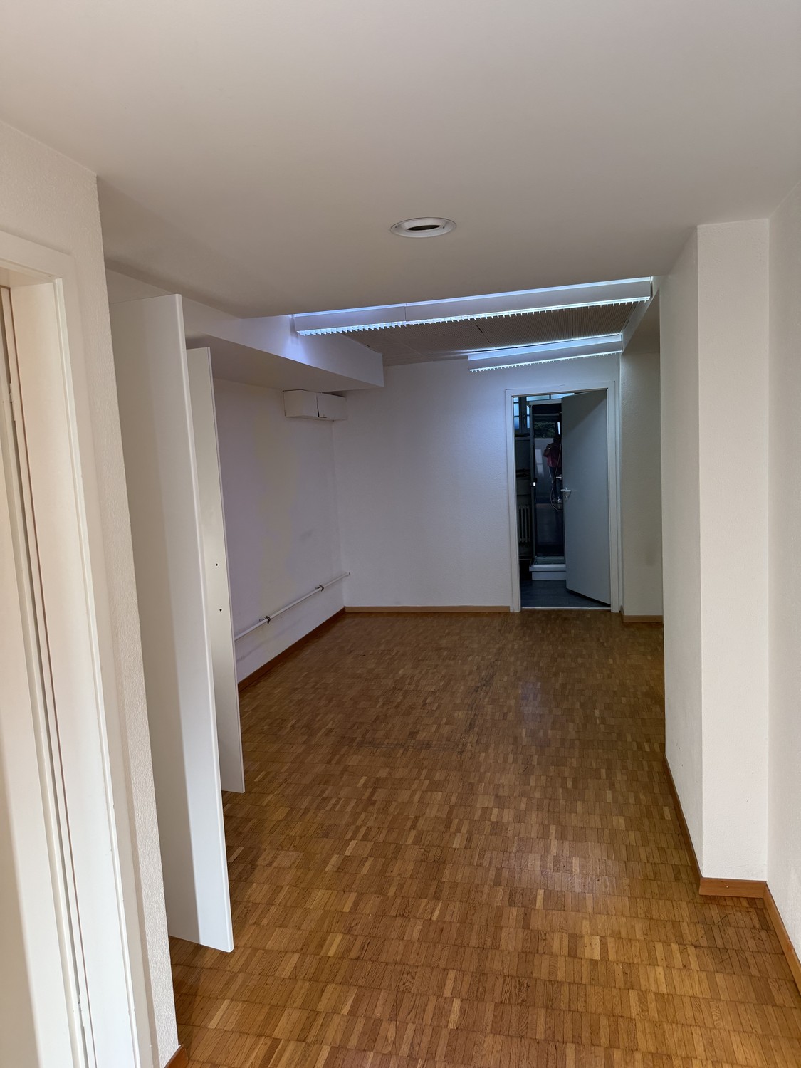 68m² commercial