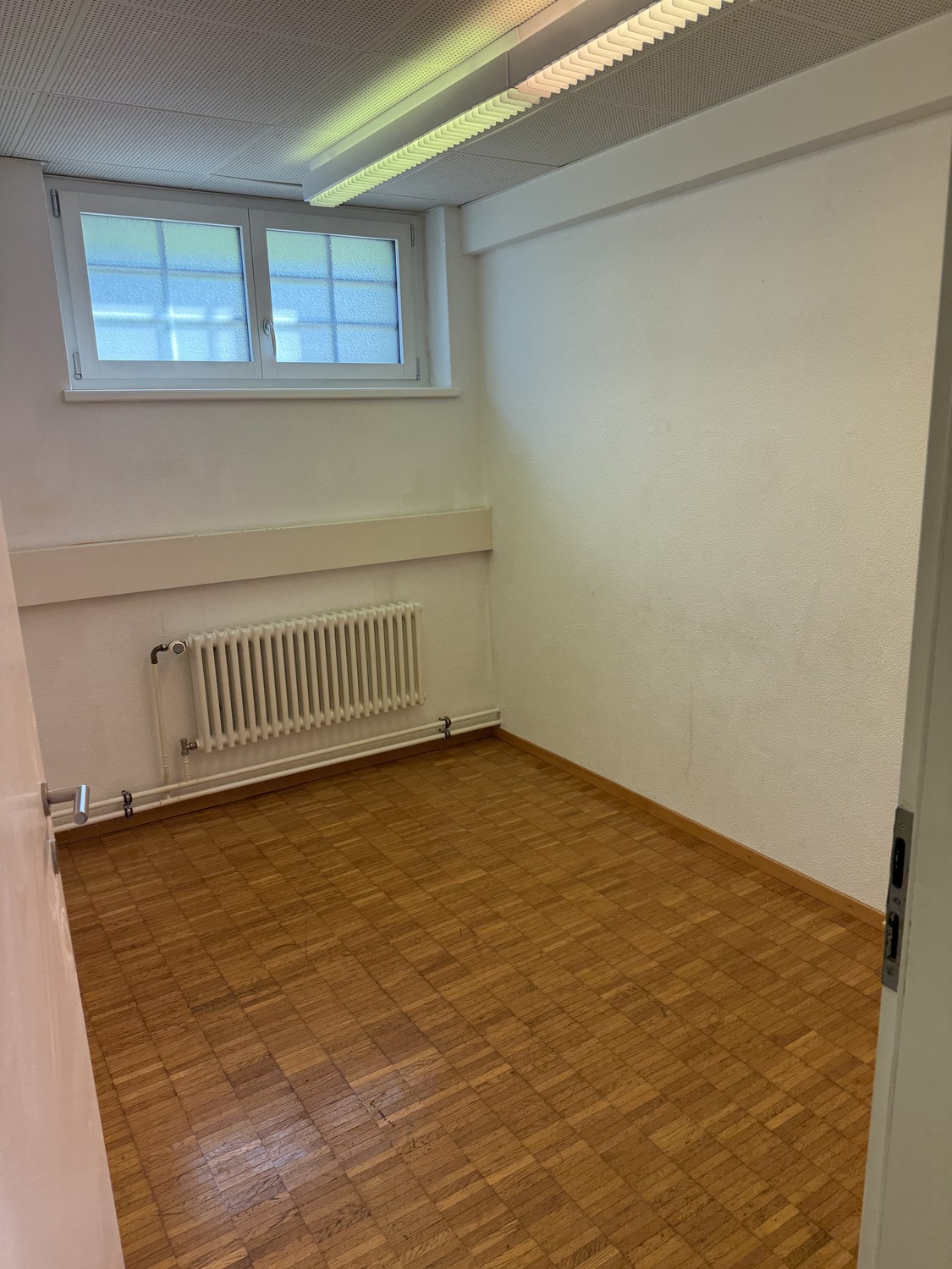 68m² commercial