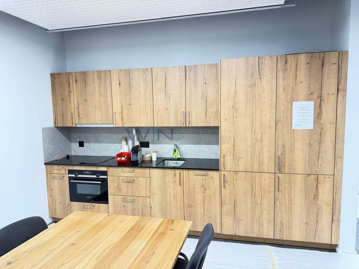 1100m² office