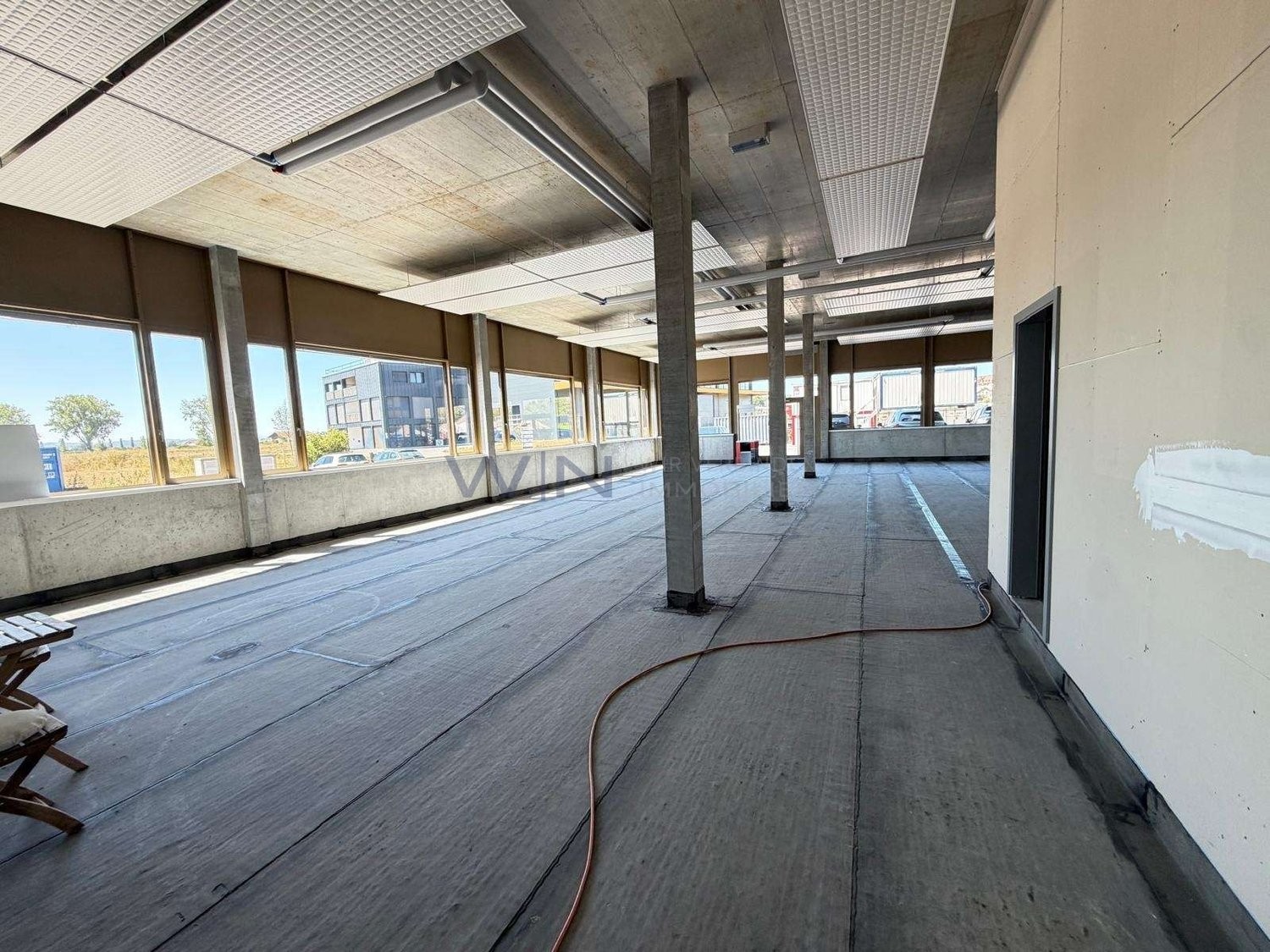 1100m² office