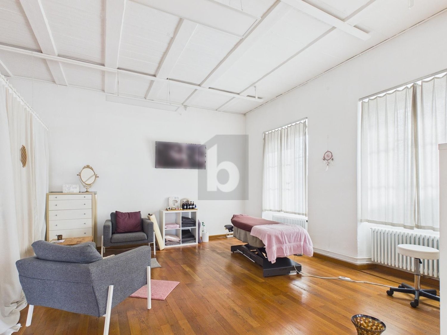 170m² office