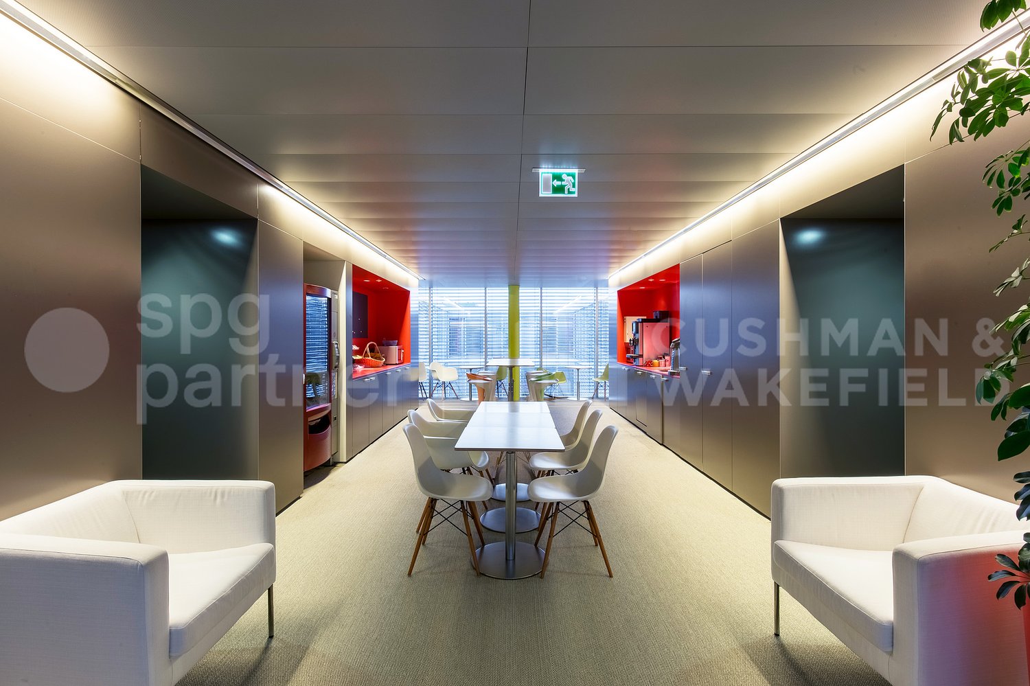 300m² office