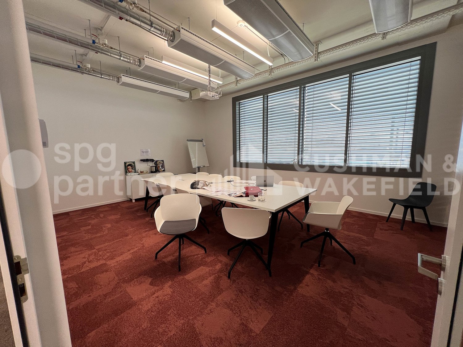 298m² office, Foto 1 von 10