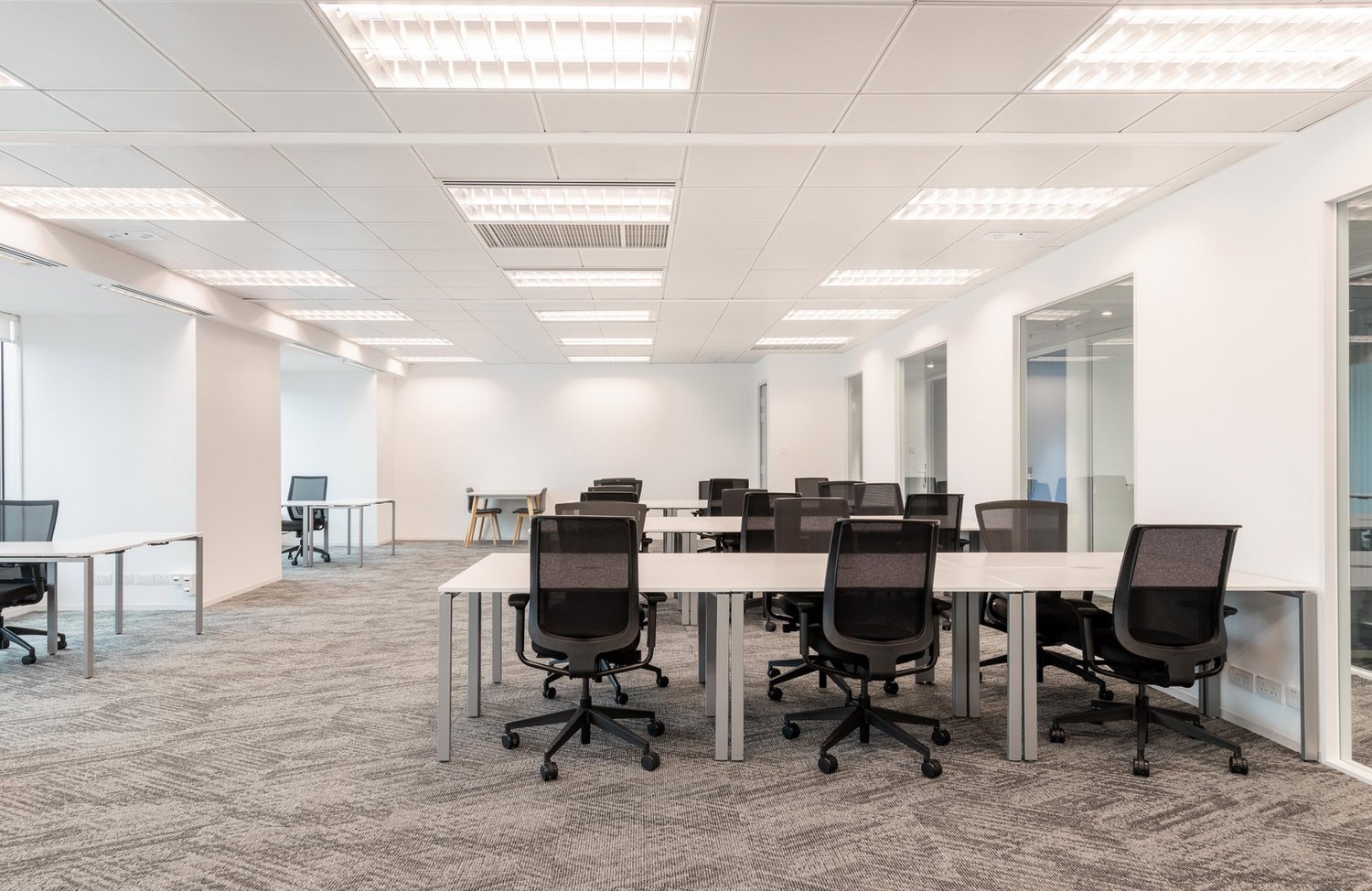 150m² office