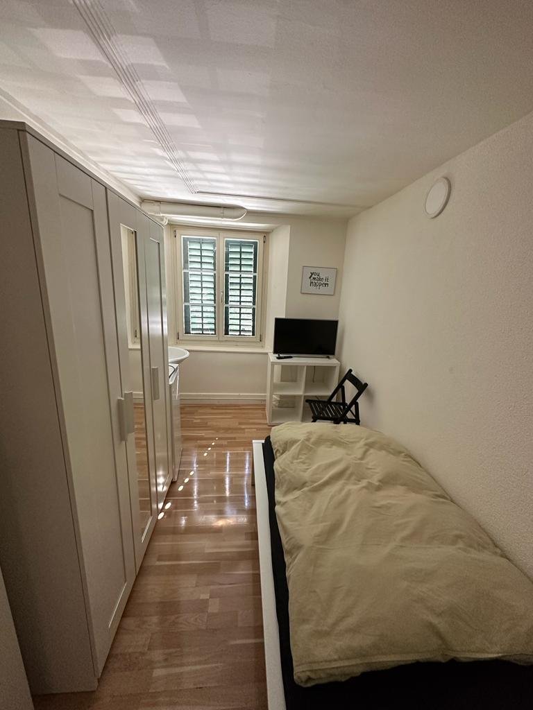 1 room single room, Foto 2 von 6