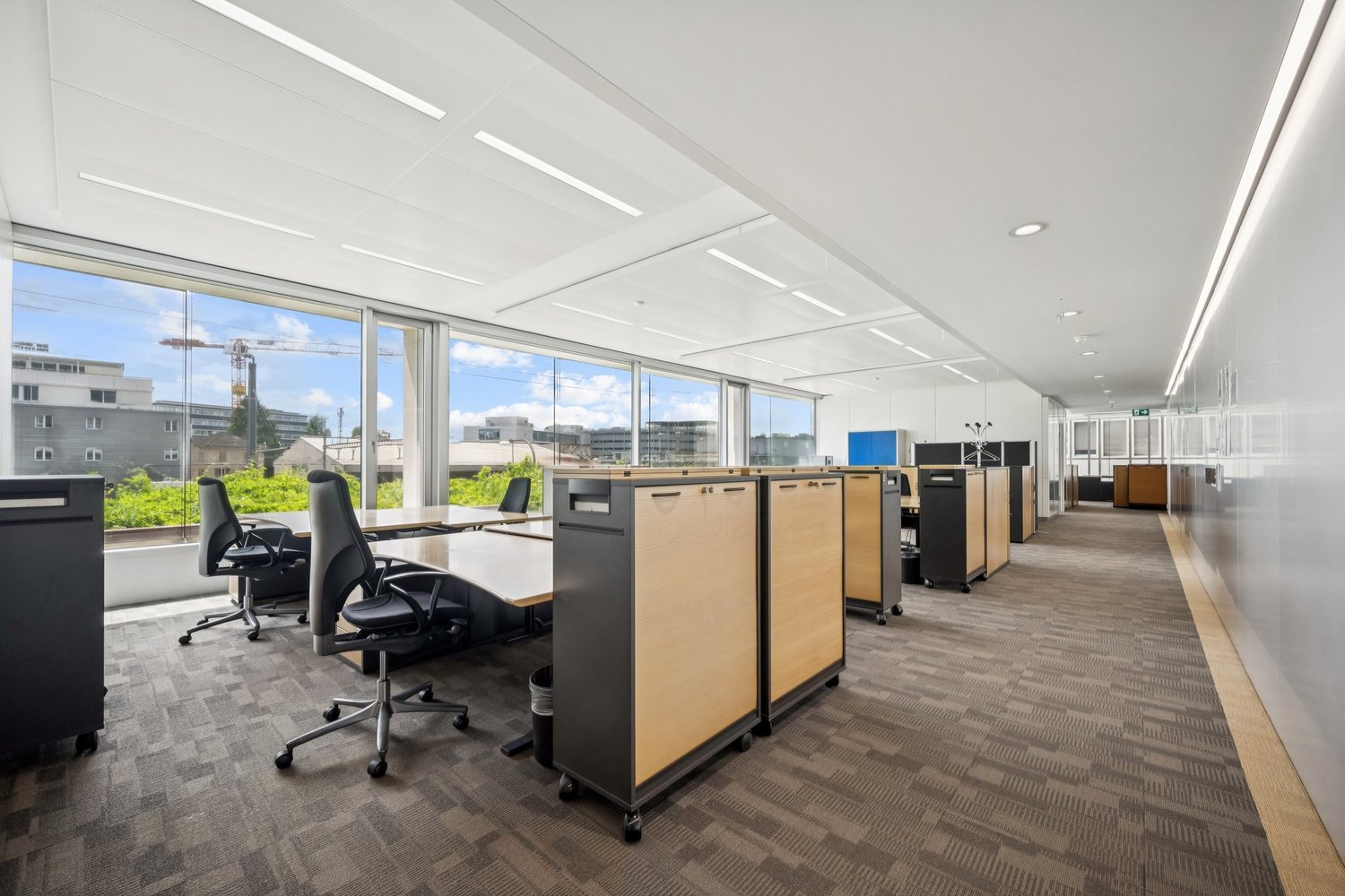 802m² office