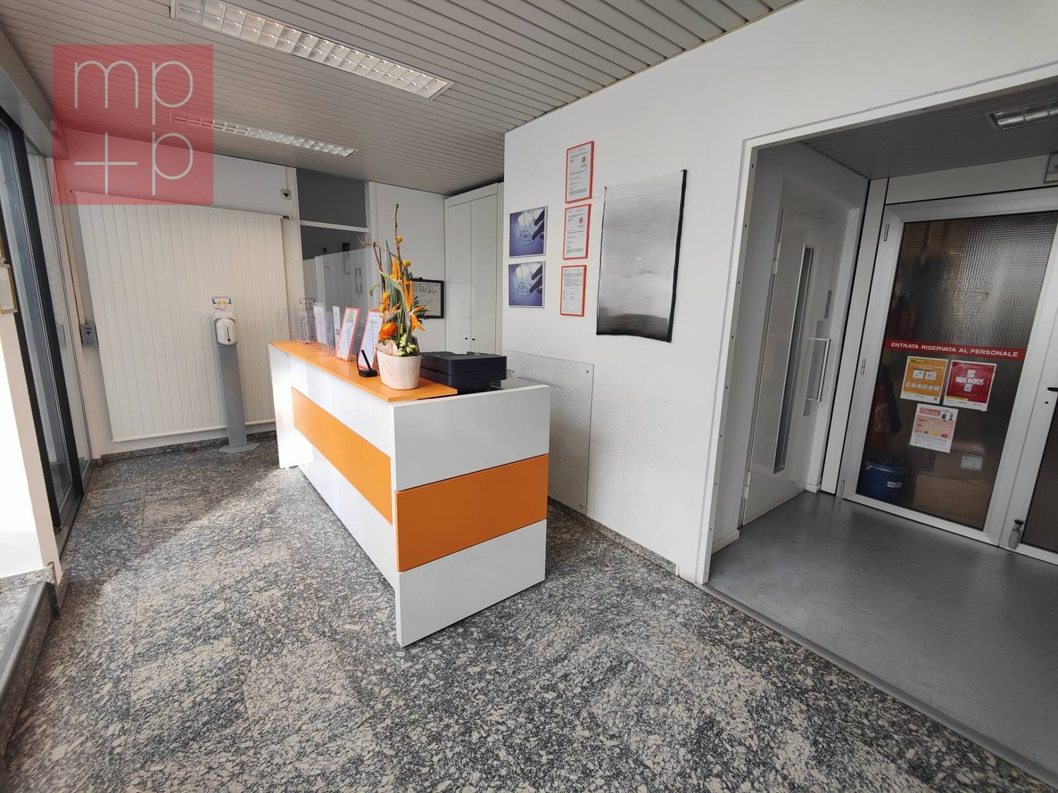 1324m² shop, Foto 6 von 8