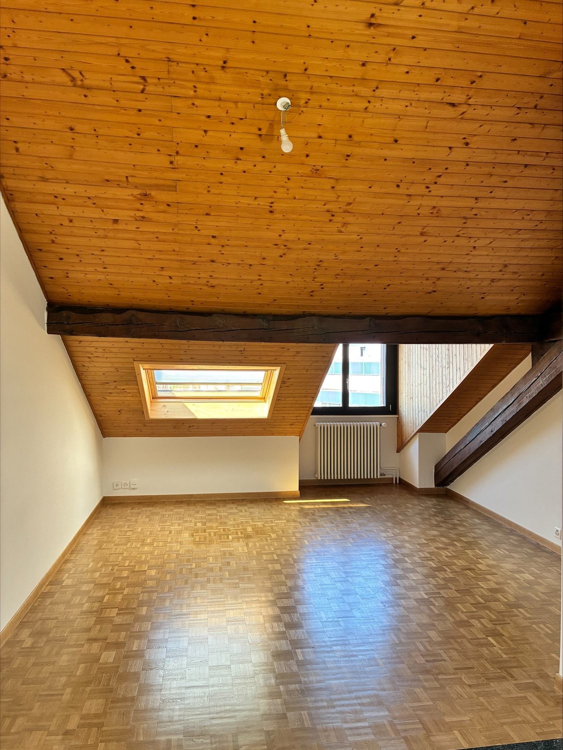 5 rooms apartment