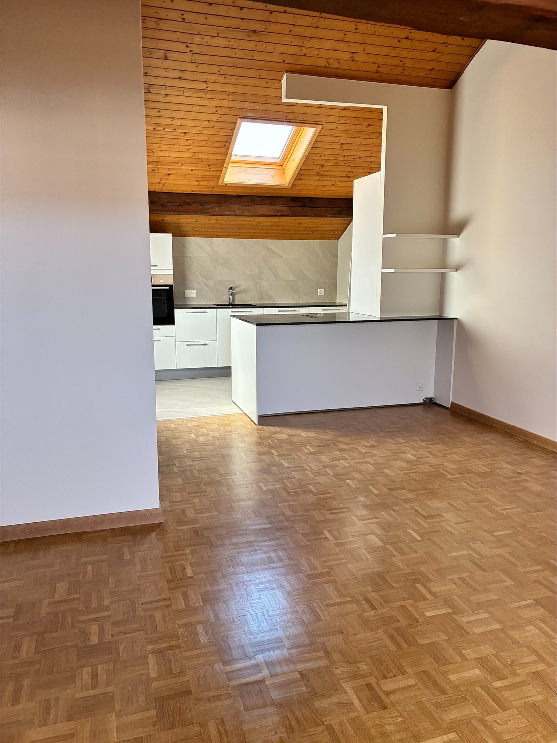 5 rooms apartment