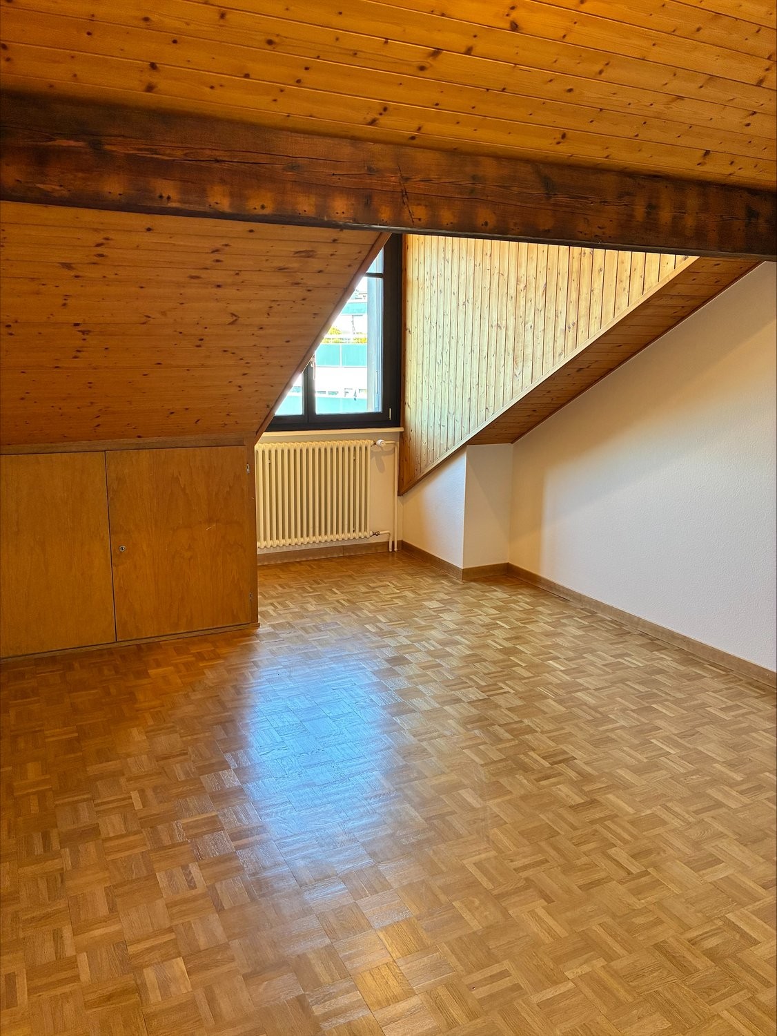 5 rooms apartment