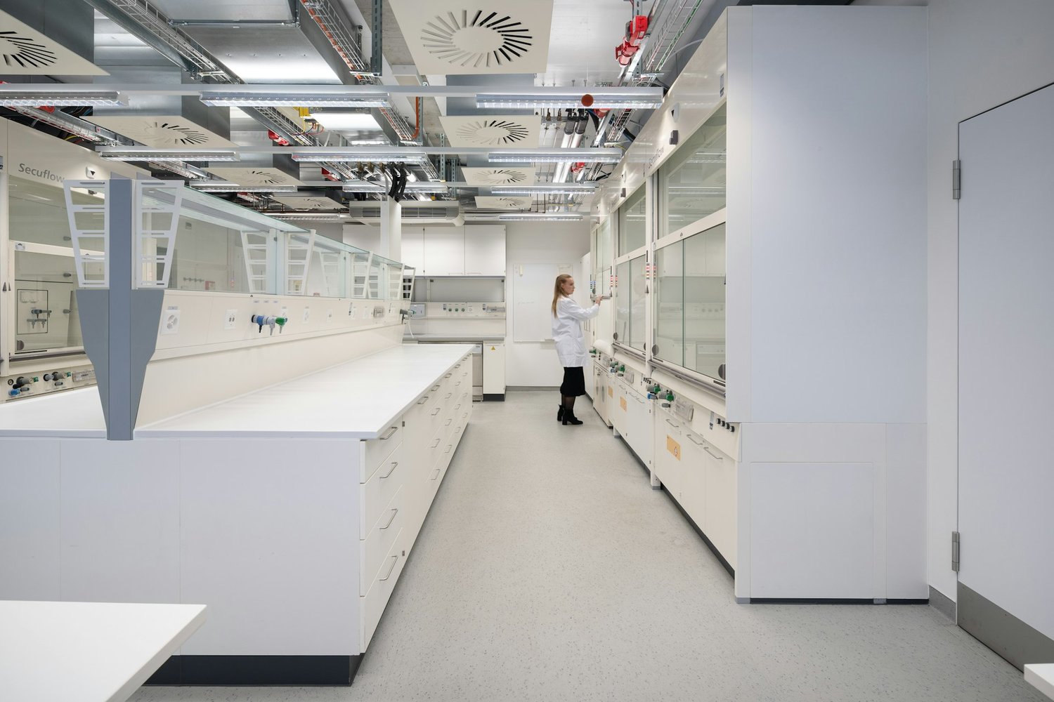 35000m² laboratory, Foto 6 von 10