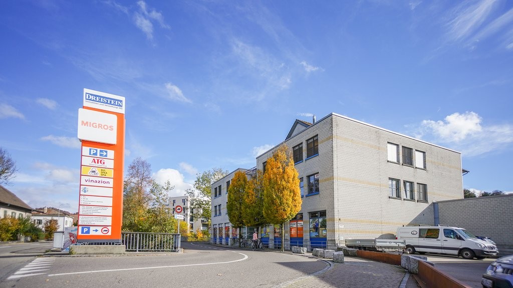 104m² commercial