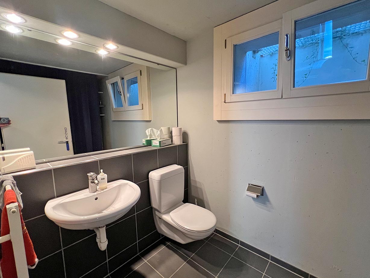 2 rooms single house