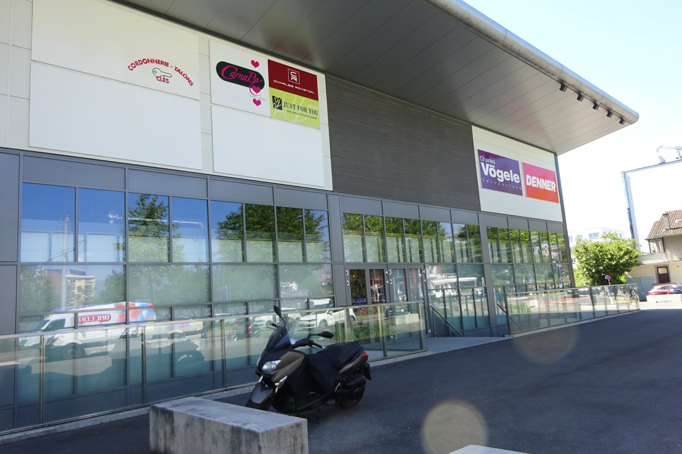 166m² shop, photo 2 sur 8