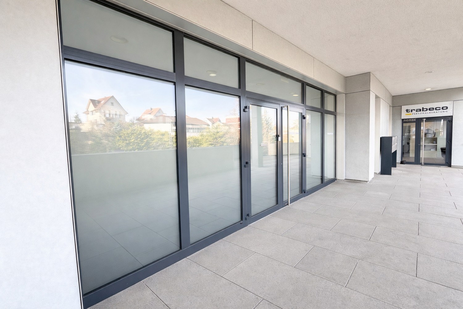 100m² commerciale