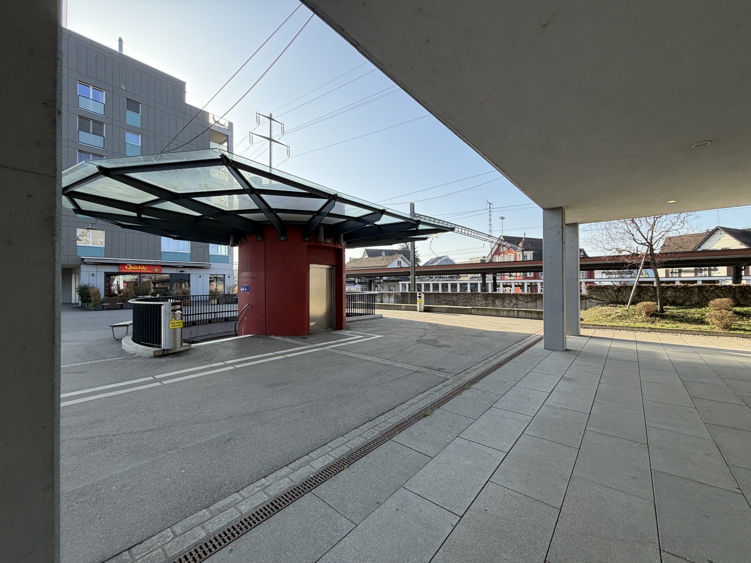 100m² commerciale