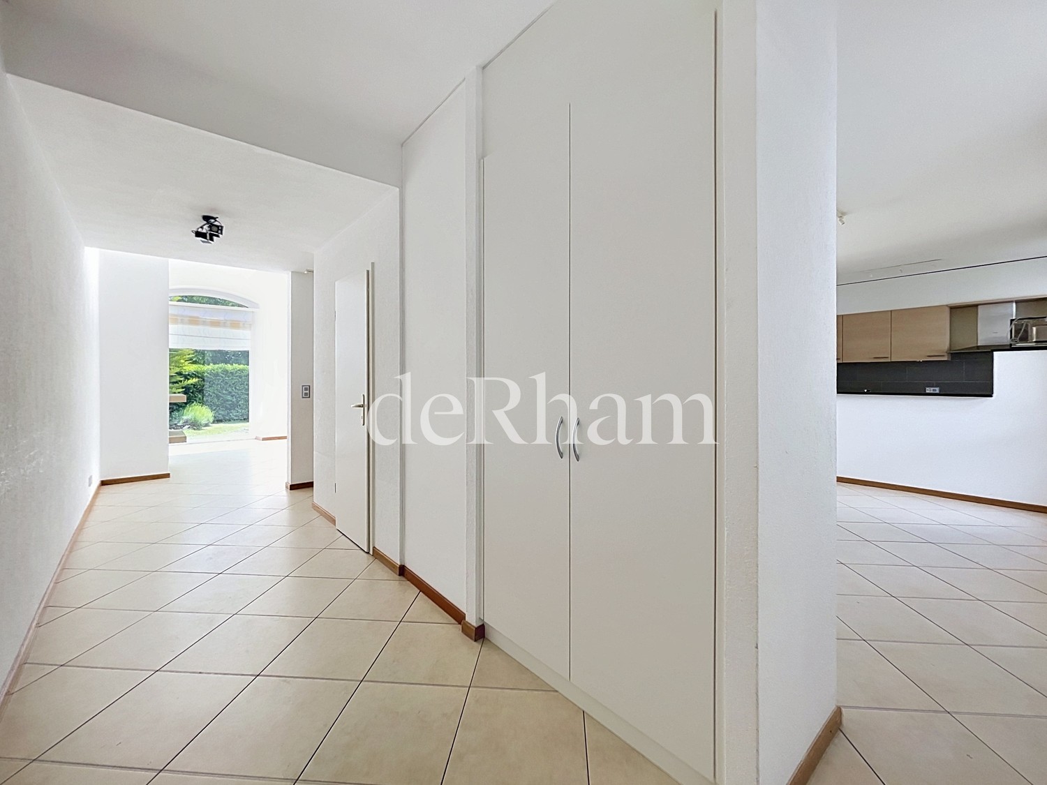 8 ½ rooms apartment