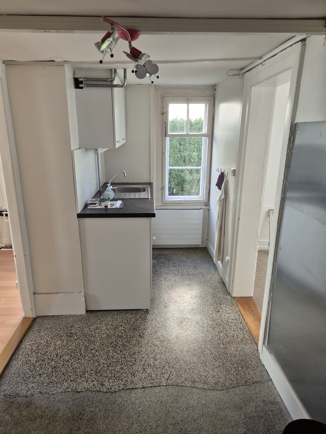 27m² commercial