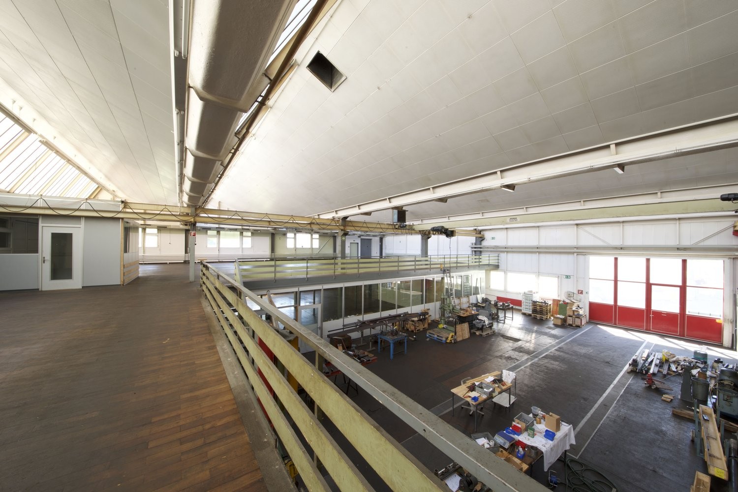 2000m² office