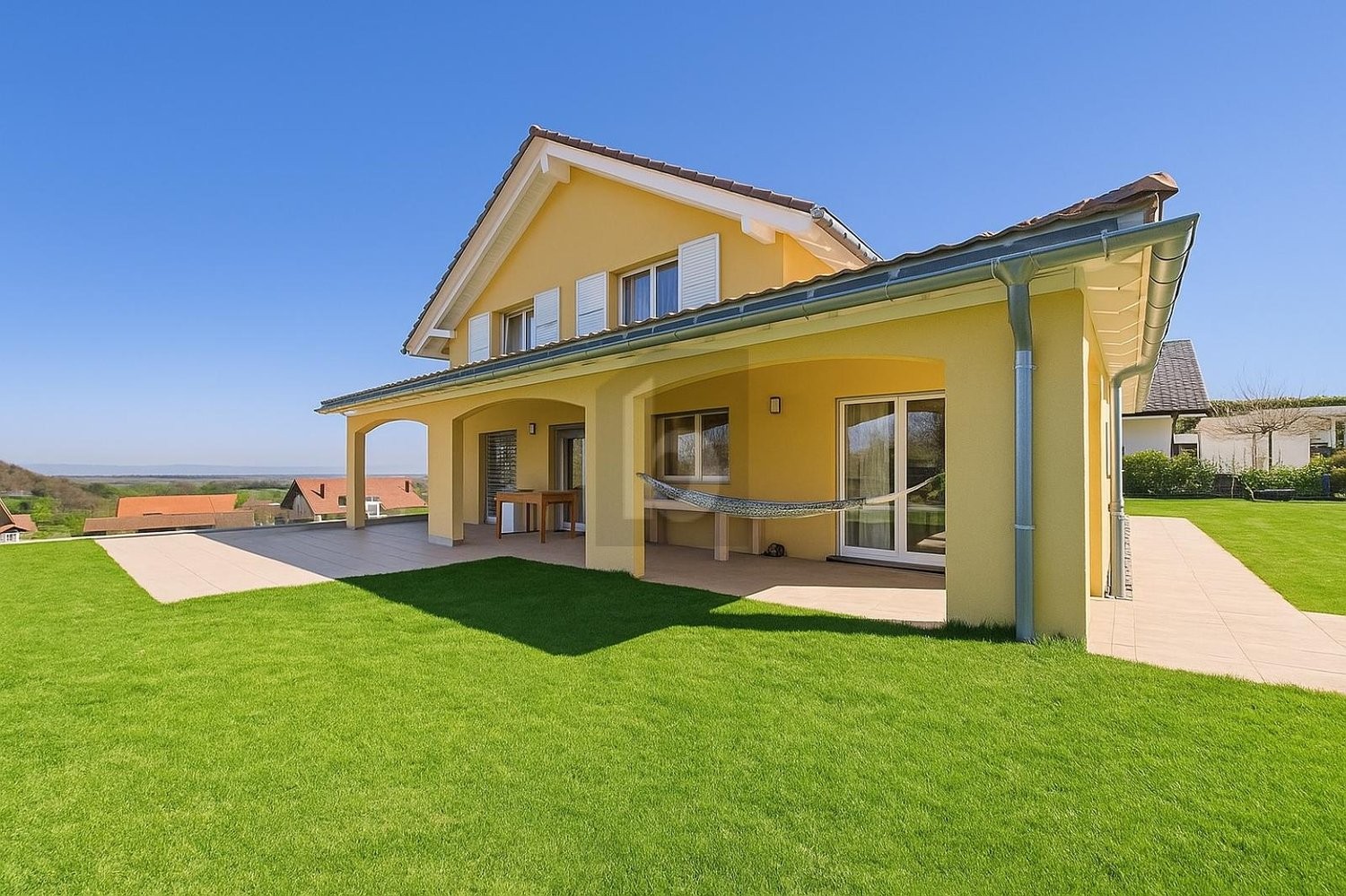 8-Zimmer-Einfamilienhaus