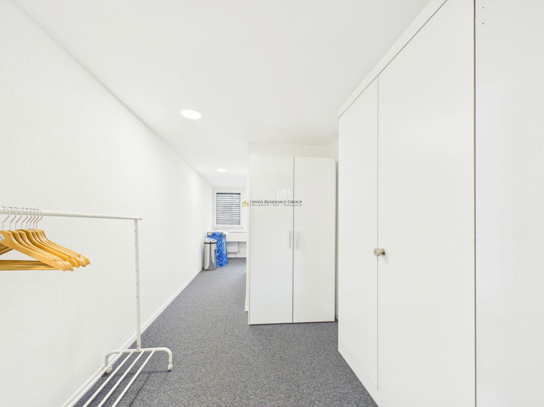 145m² office