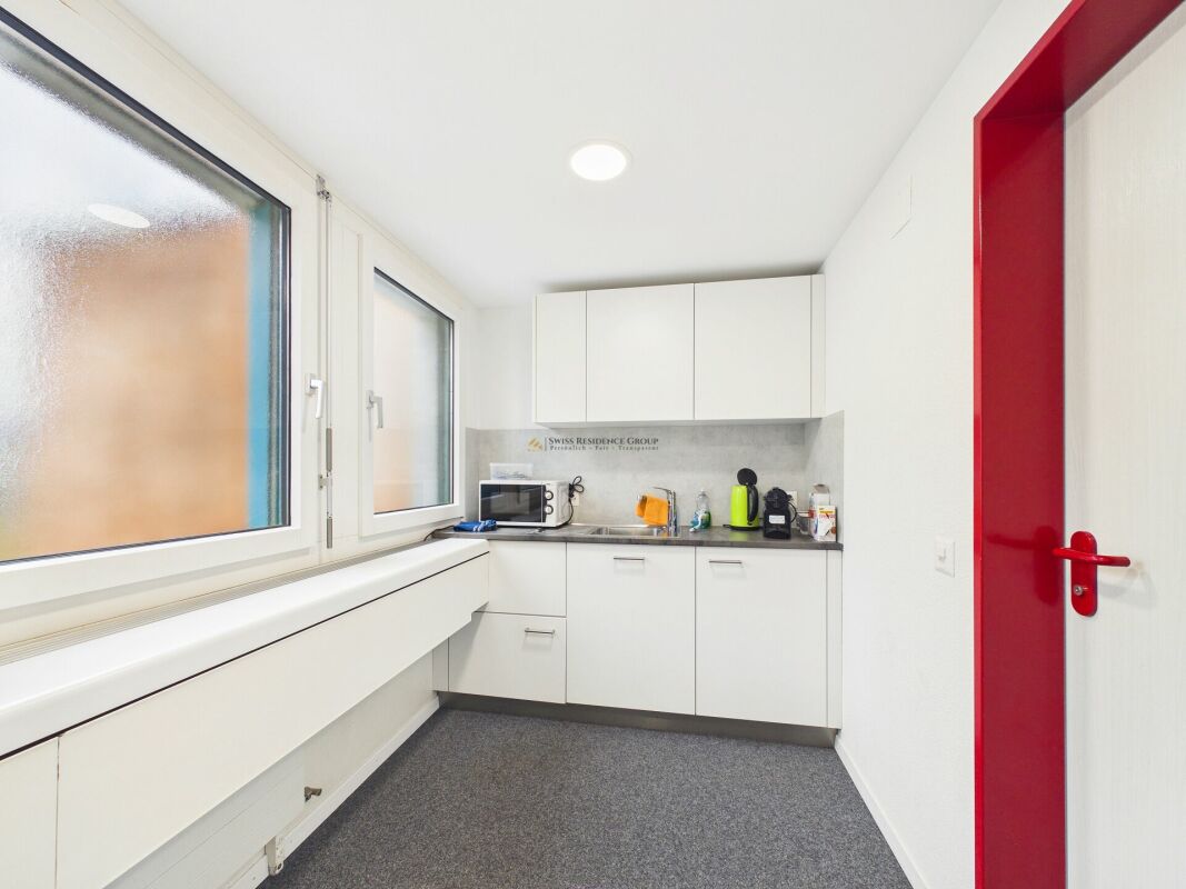 145m² office