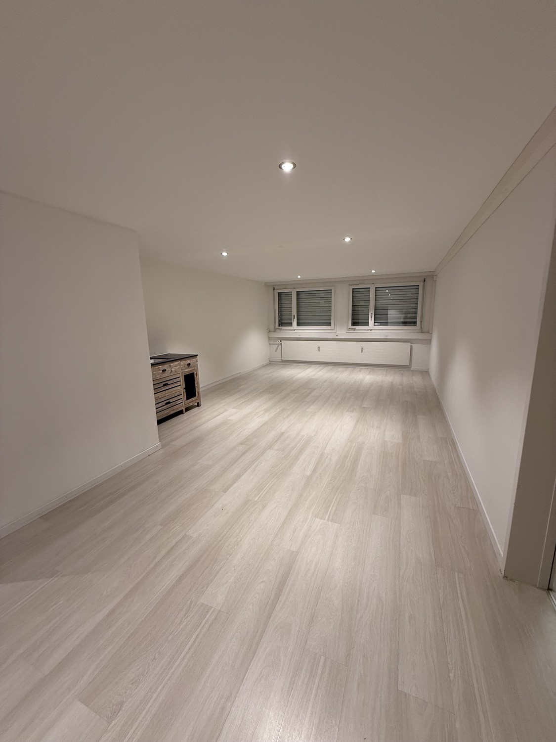 128m² commercial